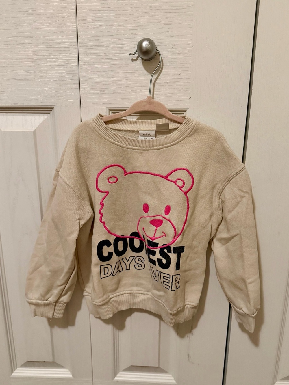 Zara Cream Sweatshirt with Hot Pink Bear Graphic